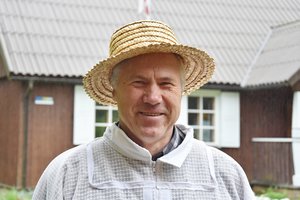 Štai kuo verčiasi buvęs Plungės komisaras – pinigai varva per pirštus