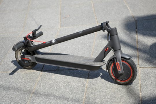 Utenoje elektrinio paspirtuko partrenktas mažametis dėl smegenų sutrenkimo gydomas ligoninėje