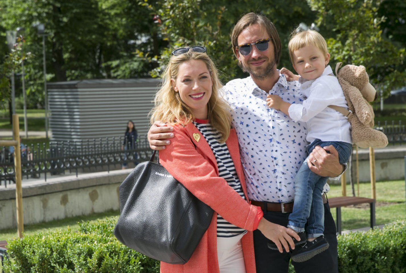 Festivalio „Midsummer“ įkūrėjas Valdas Petreikis su žmona balerina Simona Paciukonyte ir sūnumi Jokūbu.<br> T.Bauro nuotr.