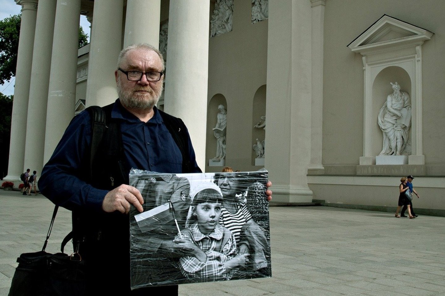  Autorius rengia išsaugotų Baltijos kelio nuotraukų parodą.<br>R.Malaiškos nuotr.