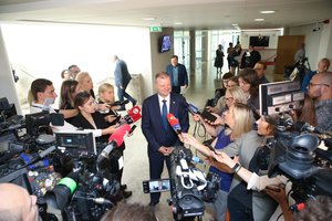 S. Skvernelis gali kvėpuoti ramiau: Seimas patvirtino naujos sudėties Vyriausybę