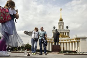 Atostogos užsienyje sovietmečiu: prieš išvykstant – žinių patikra apie Zimbabvę ir smūgis orumui