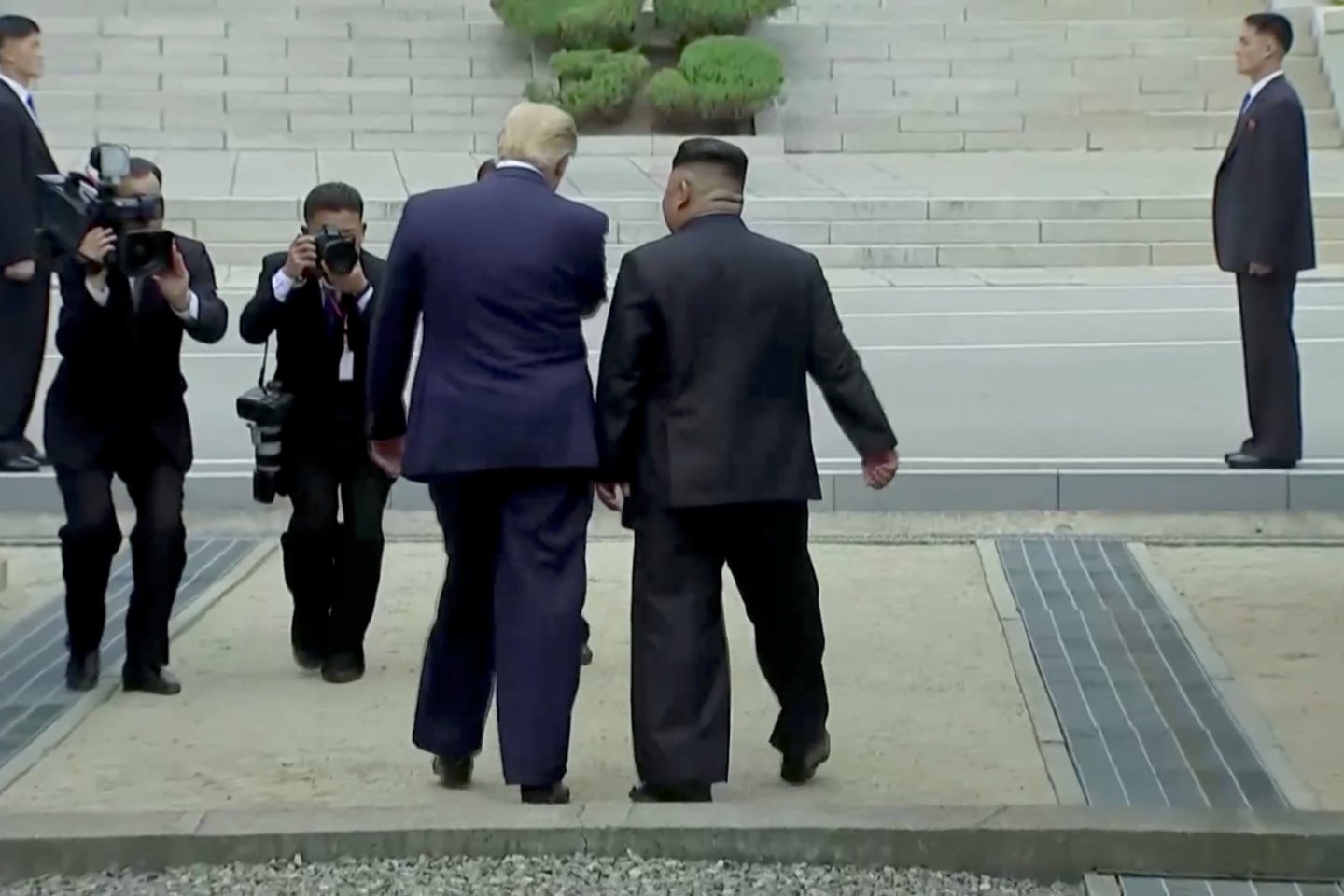 JAV specialusis pasiuntinys Šiaurės Korėjai Stephenas Biegunas trečiadienį pareiškė, kad Vašingtonas yra pasirengęs tęsti branduolines derybas su Pchenjanu.<br>Reuters/Scanpix nuotr.