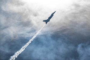 Su legendiniu naikintuvu – atostogauti, kiek tai kainuoja ir ar legalu?