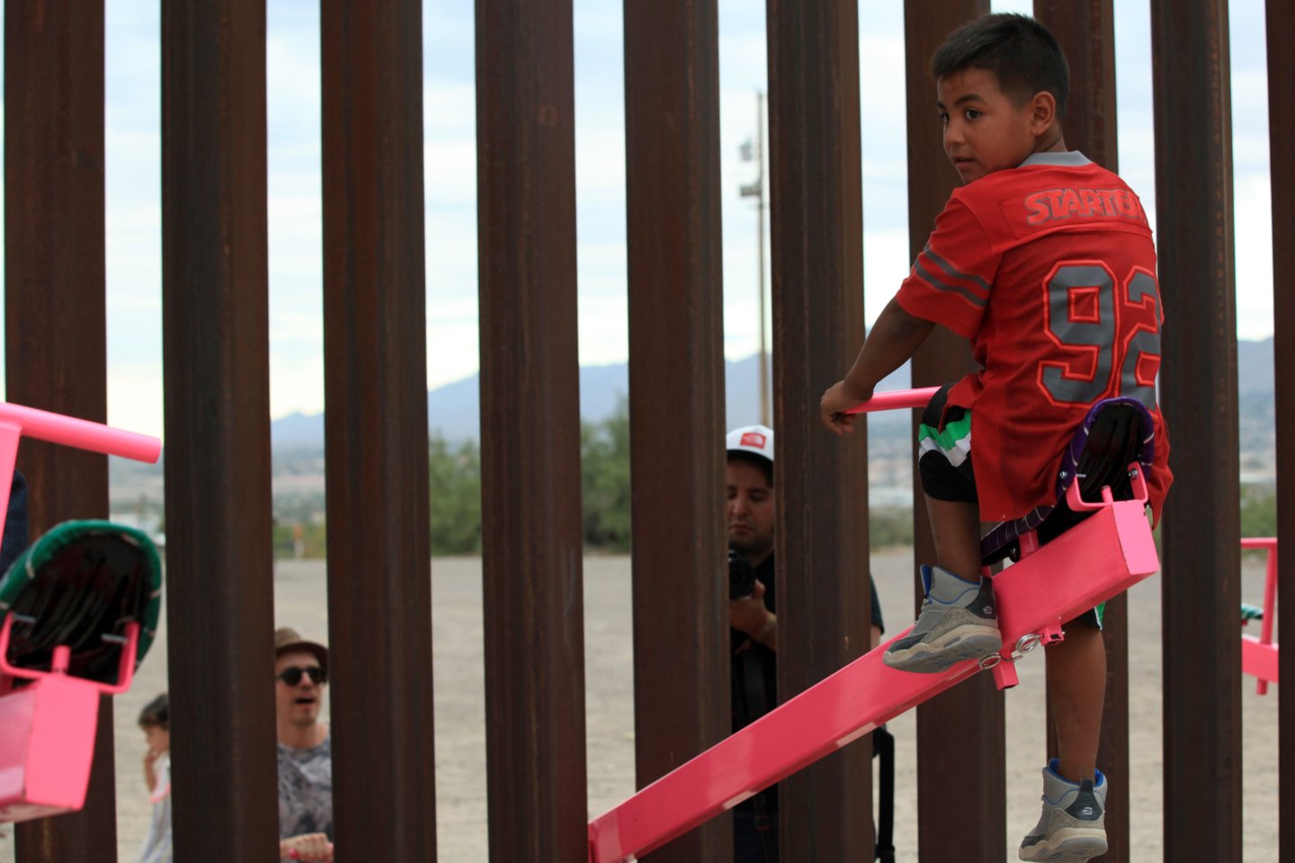 JAV prezidento Donaldo Trumpo administracija trečiadienį pranešė, kad panaikins griežtus teisinius apribojimus dėl migrantų vaikų sulaikymo termino, mėginant pažaboti dokumentų neturinčių imigrantų antplūdį.