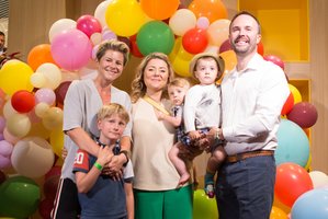 Vaikų pramogų erdvės atidaryme šypsojosi gausi Beatos Nicholson šeima