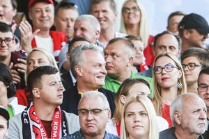 Pažadą Marijampolėje davęs G. Nausėda prakalbo apie meilę futbolui