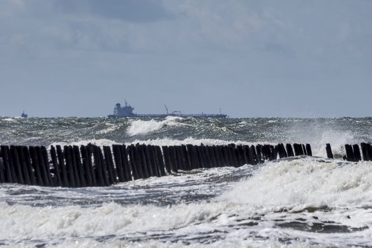 Neabejingi poilsiautojai išgelbėjo jūroje skendusias moterį ir mergaitę