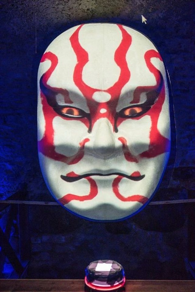 Sh.Kotake ir A.Čiuo interaktyvi instaliacija „Kabuki kaukė“.
