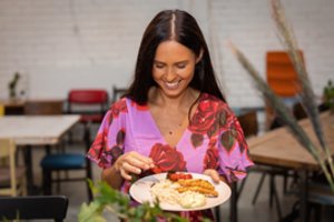 Socialinių tinkų žvaigždė Ieva Swan pasidalijo savo mėgstamo patiekalo receptu