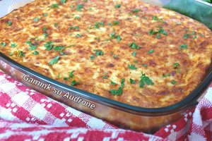 Cukinijų ir varškės apkepas tiks ir vakarienei, ir į darbą nusinešti