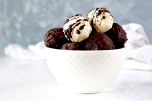 Naminiai „Bounty“ rutuliukai, kuriems bus sunku atsispirti