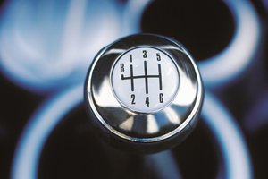 Ar mechaninės pavarų dėžės greitai išnyks? 3 ženklai rodo, kad to nebus