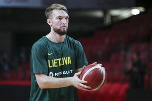 Negalavę Domantas Sabonis ir Marius Grigonis atsigavo, bet žaisti su Angola galės tik vienas