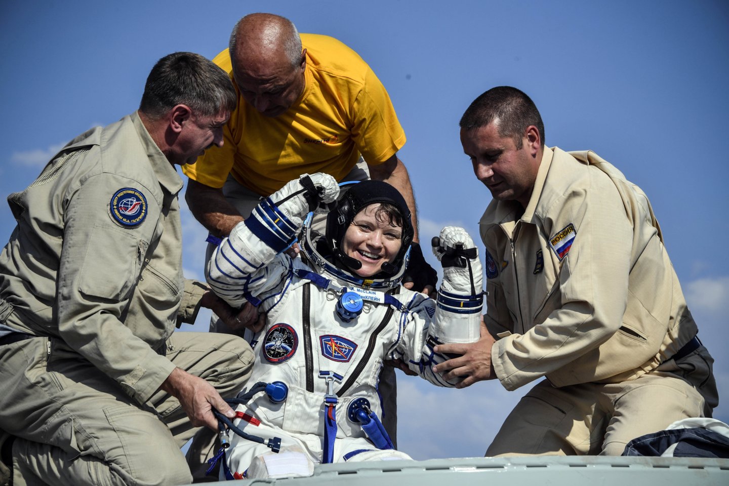  Astronautė Anne McClain yra kaltinama tapatybės vagyste ir neteisėtu prisijungimu prie savo žmonos, su kuria nebegyvena kartu, banko sąskaitos.<br> Reuters/Scanpix nuotr.