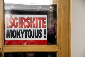 Pedagogai reikalauja didesnių algų ir pažadų pasirašymo, trečiadienį tikisi sprendimų