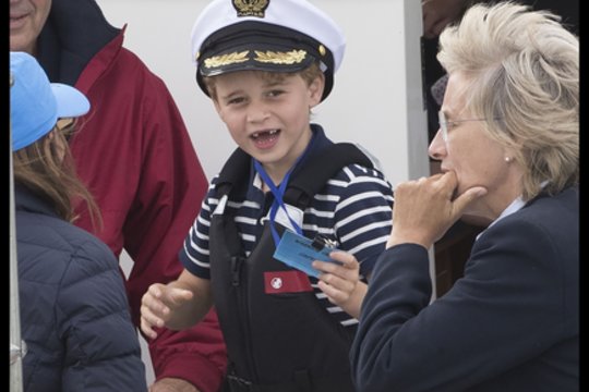 Eterio metu vedėja išsijuokė iš netikėto princo George'o pomėgio ir sulaukė kirčio