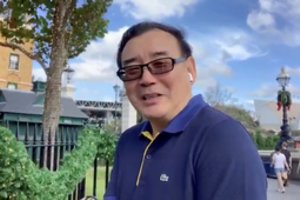 Kinijoje suimtas šnipinėjimu įtariamas Australijos rašytojas