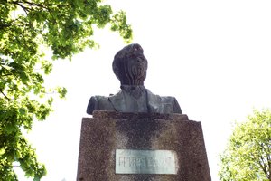 P. Cvirkos anūkas kreipėsi į prokurorus dėl R. Šimašiaus ir A. Anušausko teiginių