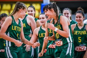 16-metės parodė savo jėgą: įveikė čekes ir pateko į Europos čempionato pusfinalį