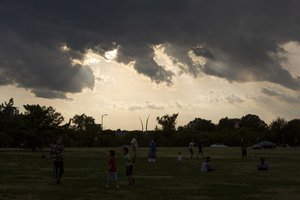 Prie JAV pakrantės artėja atogrąžų audra „Dorian“