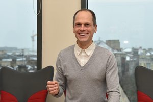 Juoko jogos mokytojas: „Užaugę pamirštame, kad galima juoktis tiesiog iš smagumo“