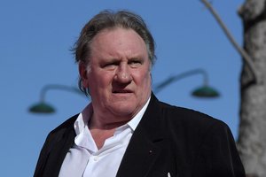 Prancūzų aktorius Gerard'as Depardieu šalia Minsko statysis namą