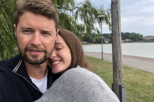 Savo laimę saugantys Mykolas Majauskas ir Lina Svidinskaitė su vasara atsisveikina Nidoje