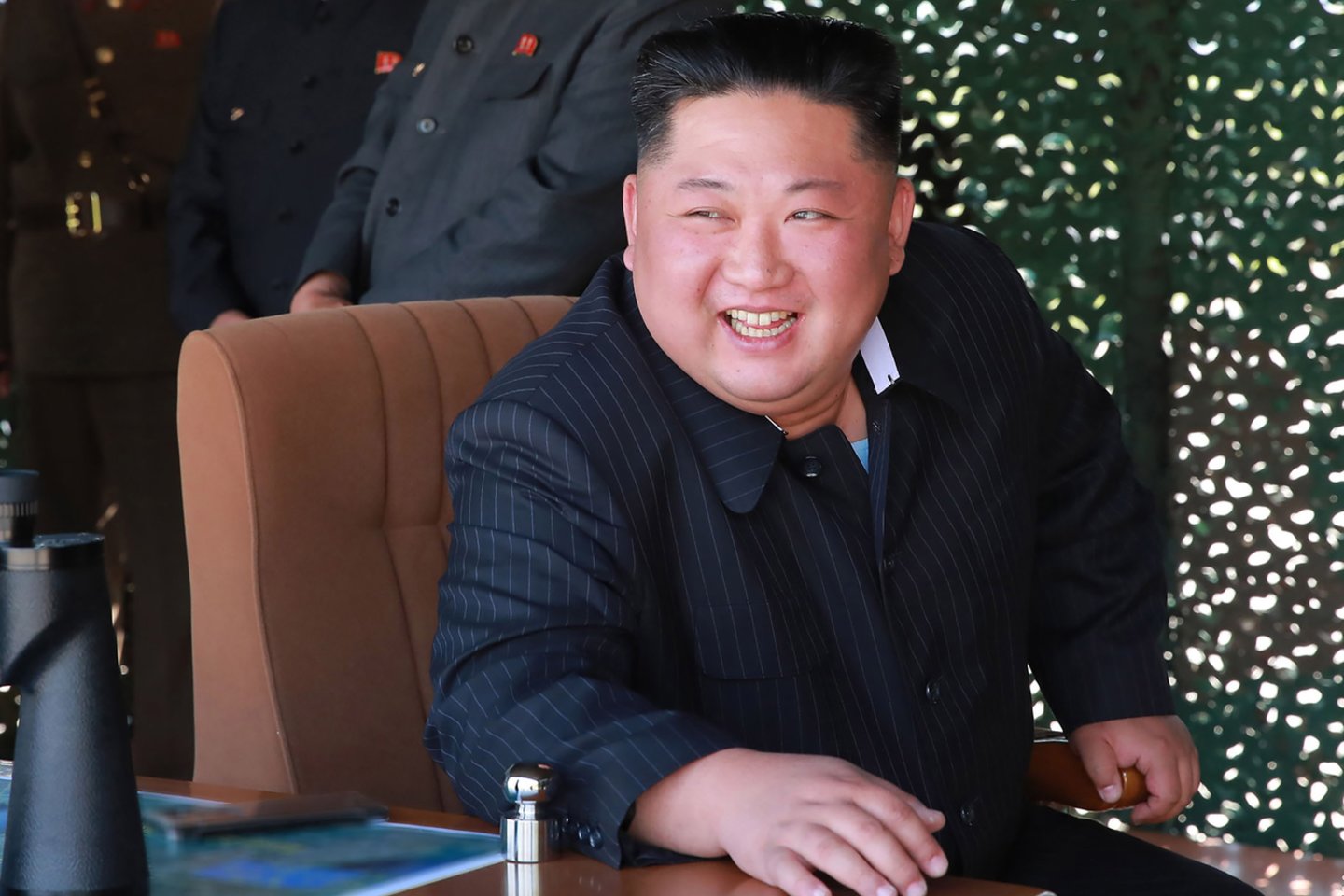 Šiaurės Korėja suteikė savo lyderiui Kim Jong Unui dar daugiau įgaliojimų, priartinančių jį prie valstybės įkūrėjo ir jo senelio Kim Il Sungo, penktadienį pranešė apžvalgininkai, Pchenjanui pakoregavus šalies konstituciją.