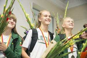 Žygdarbį atlikusios Lietuvos jaunosios krepšininkės parvežė Europos čempionato sidabrą