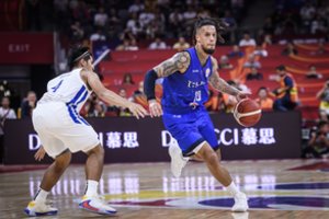 Pasaulio čempionate Italija nušlavė sau nuo kelio Filipinus