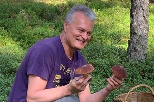 Gitanas Nausėda džiaugiasi miške rastomis gėrybėmis: turėjo pagalbininką