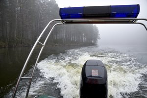 Lengvėjant vidaus laivybai — nerimas dėl variklių vagysčių