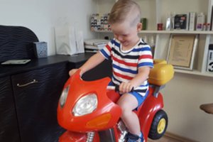 Vaikų mažėja, auklių daugėja, darželiai populiarėja