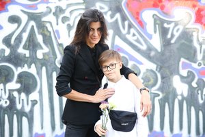 Į pirmąją mokslo metų dieną Renata Mikailionytė su sūnumi atvyko susiderinę 