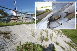 Kauniečiai valdžiai dūrė pirštu – ne laikas griauna naujo ir rekonstruoto tilto prietilčius