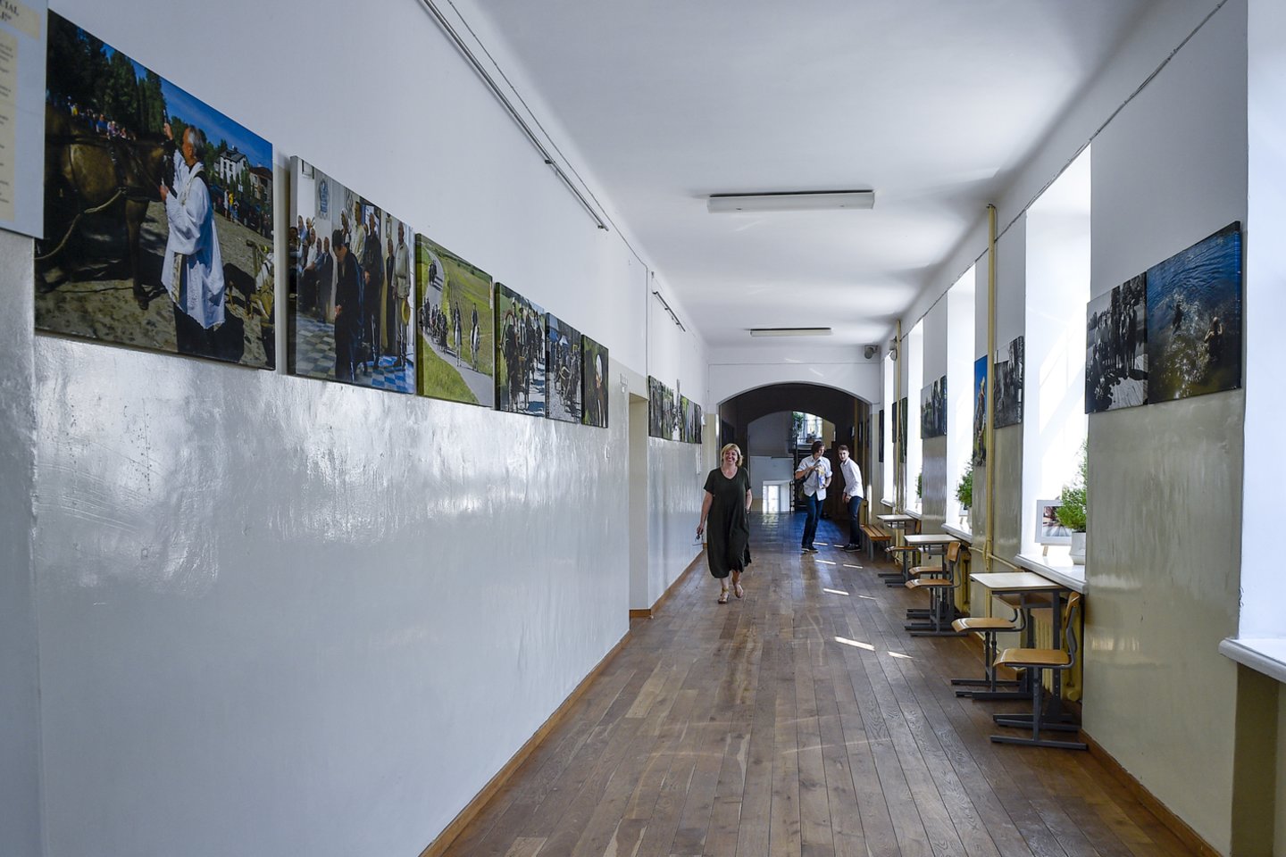 Apkeliavusi Lietuvą žygio su žemaitukais paroda įsikūrė sostinės Antakalnio gimnazijoje.<br> V.Ščiavinsko nuotr.