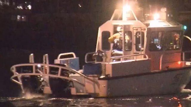 Kalifornijoje užsiliepsnojo nardytojų grupę gabenęs laivas: 34 žmonės paskelbti dingusiais