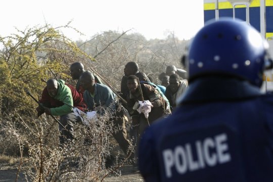 Pietų Afrikos didmiesčius apėmė plėšikavimo ir smurto banga