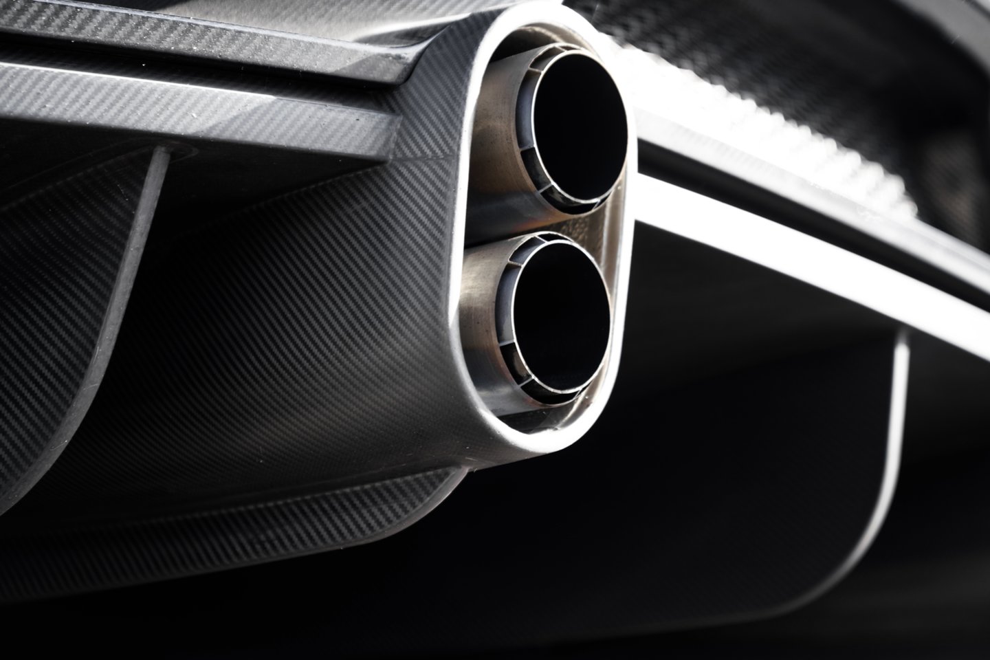 Siekiant pažymėti ypatingą greičio rekordą bus išleista speciali galingesnė „Bugatti Chiron“ versija. <br> Gamintojo nuotr.