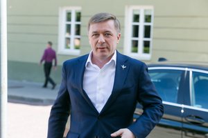 R. Karbauskis dėl I. Rozovos situacijos kaltina tris Seimo narius: jie turėtų nusišalinti