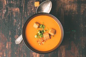 Pomidorų sriuba pagal Agnę Jagelavičiūtę: receptas, keliaujantis per virtuves