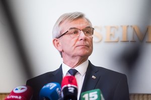 V. Pranckietis prabilo apie R. Karbauskio grasinimus: gąsdino išėjimu, jei tirs žemės ūkį