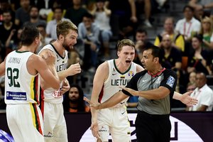 Marius Grigonis tiesiai šviesiai sumalė Australijos rinktinę: „Aš to nelaikau krepšiniu“