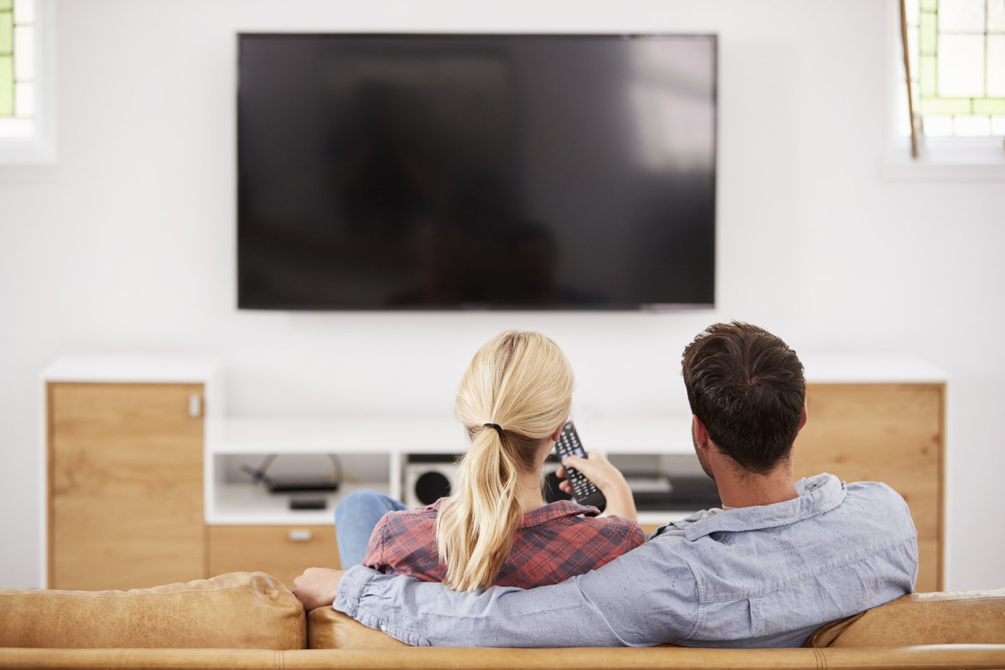 Kokios įstrižainės televizorius geriausiai atitiks poreikius? Kokią  įtaką turi žiūrėjimo atstumas? Kokie yra skirtingų ekranų technologijų  privalumai ir trūkumai?<br>123RF nuotr.