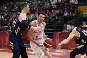 Kovingieji lenkai palaužė rusus ir toliau nepralaimi čempionate