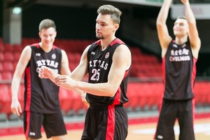 Iš komandos atleistas E. Kairys vis tik žais „Ryto“ gretose