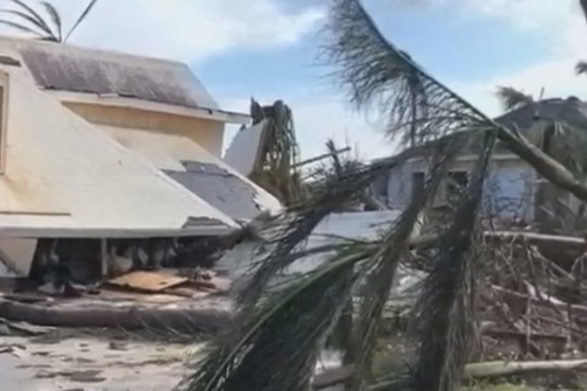Viską griaunantis uraganas Dorianas pasiekė JAV: 5 kategorijos audra gąsdina ne visus 