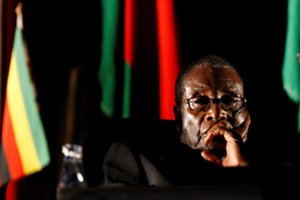 Zimbabvės prezidentas suteikė R. Mugabe „nacionalinio didvyrio“ statusą