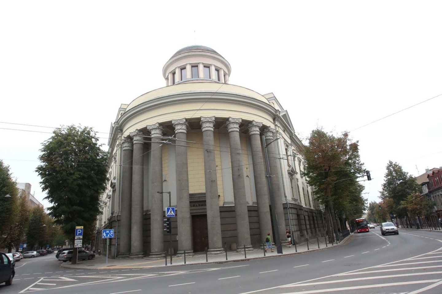 Dabartinė Filharmonija įsikūrusi Teisingumo ir Seimo rūmuose.<br>M.Patašiaus nuotr.